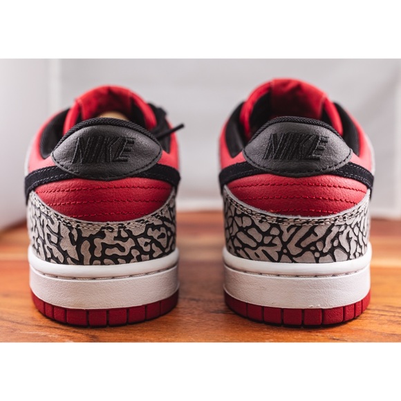 Nike iD Dunk Low Supreme Red Size 8.5 Gently Used - Picture 4 of 5